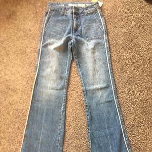 Volcom Flare Jeans Denim size 5 or 27 and 32 insea